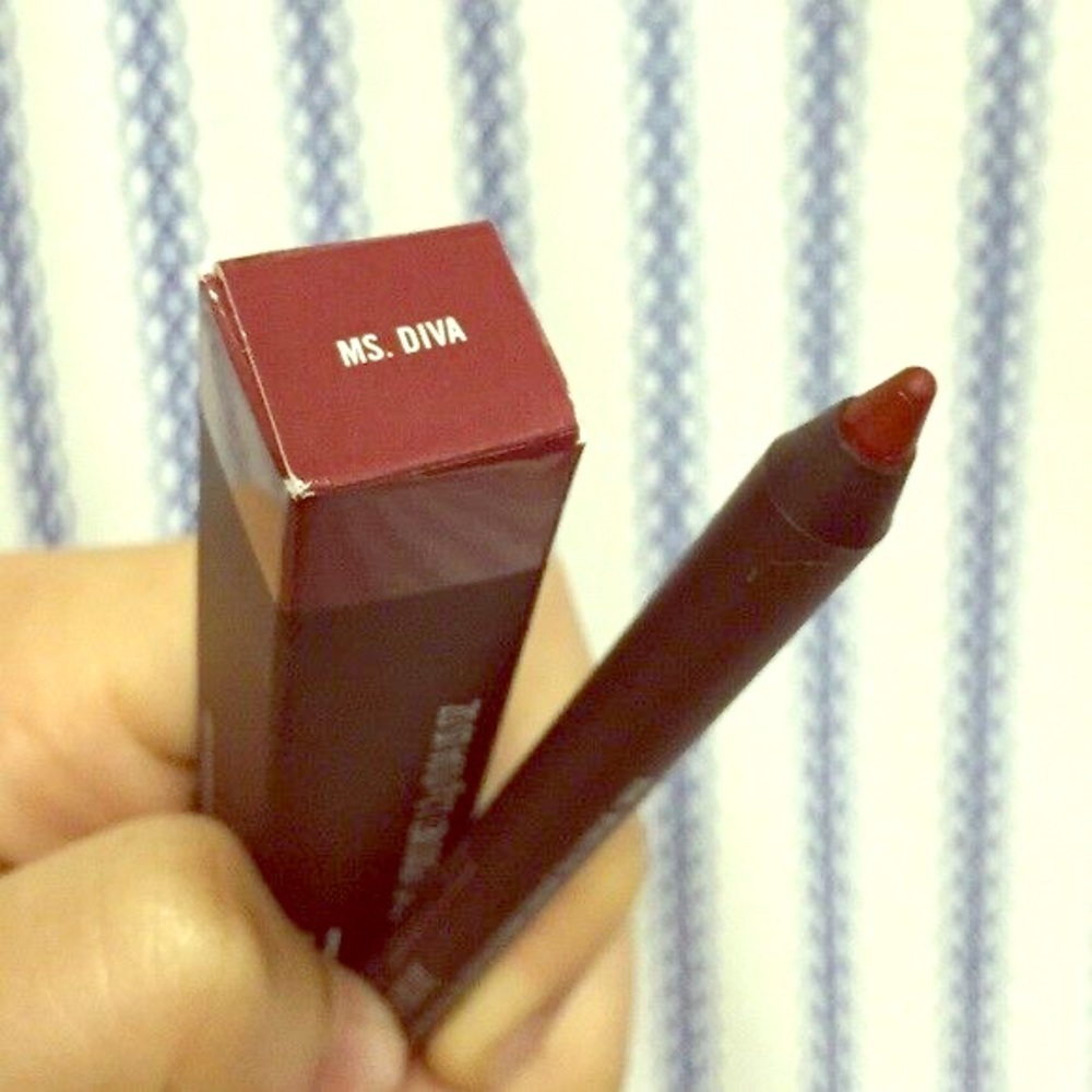 MAC longwear lip pencil- Ms Diva